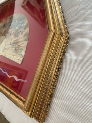 Abanico de marfil con mueble expositor