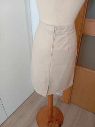 Falda polipiel c.marfil 44 Mango