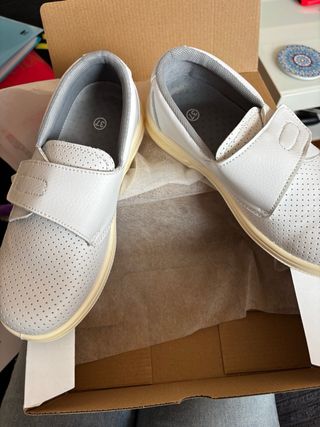 Zuecos/deportivos sanitarios