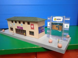 Estación Renfe ambientada escala N