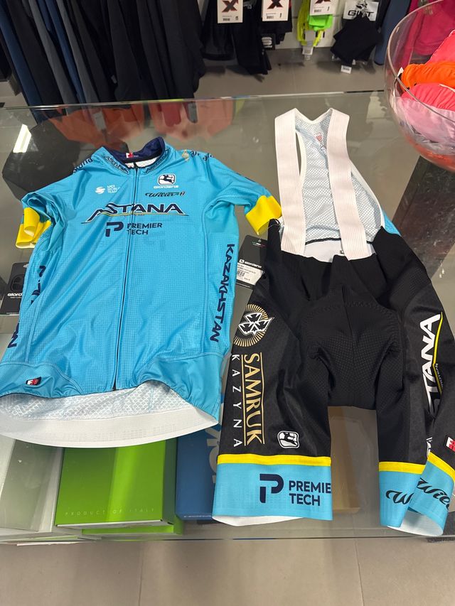 Completo Giordana team Astana taglia S