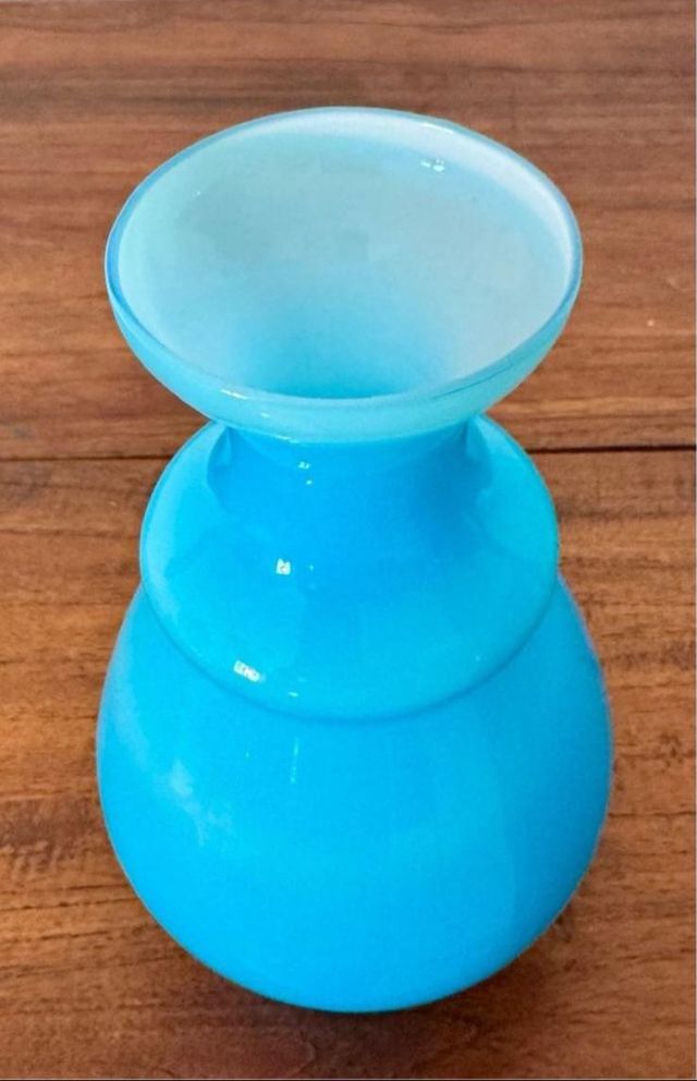 Jarrón en opalina vintage