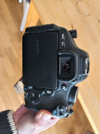 Cámara Canon Eos Rebel T3i, lente 18-135mm