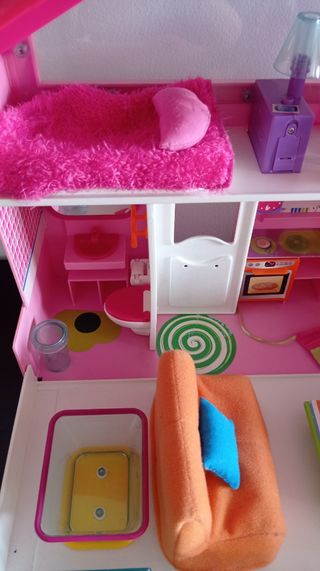 CASA BARRIGUITAS MALETÍN CON MUÑECA Y ACCESORIOS