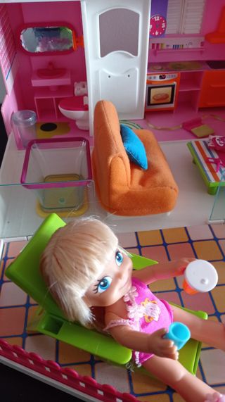 CASA BARRIGUITAS MALETÍN CON MUÑECA Y ACCESORIOS