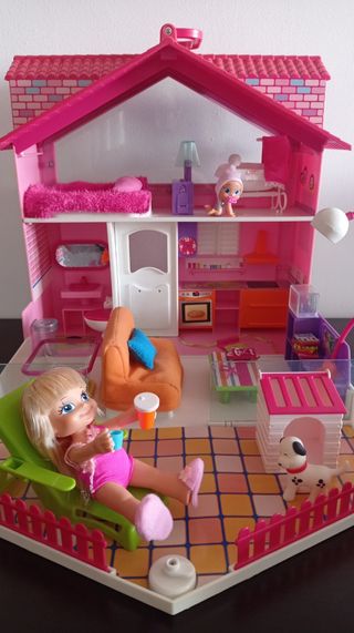 CASA BARRIGUITAS MALETÍN CON MUÑECA Y ACCESORIOS