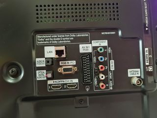 Televisor Samsung UE24H4003AW 24 pulgadas 