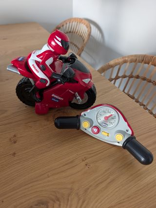 Moto teledirigida