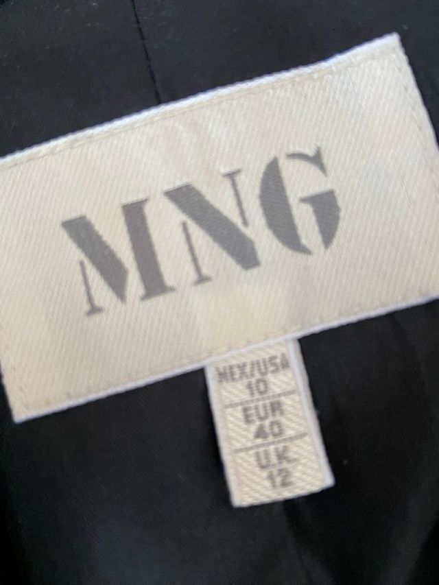 Chaqueta negra de mango