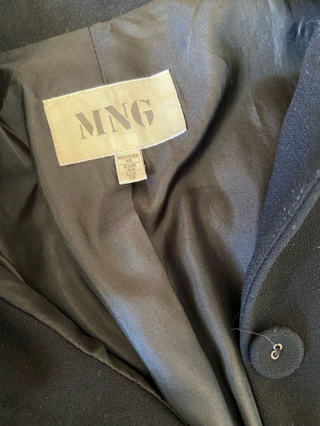 Chaqueta negra de mango