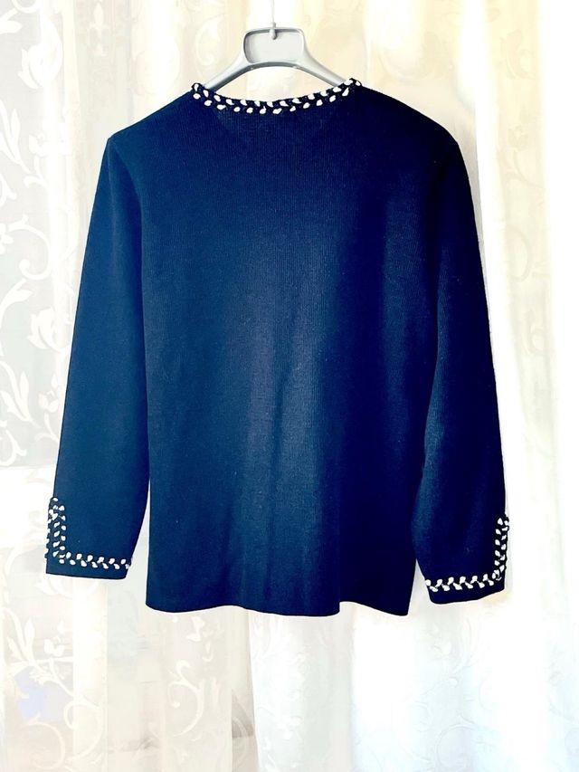 Chaqueta negra de punto