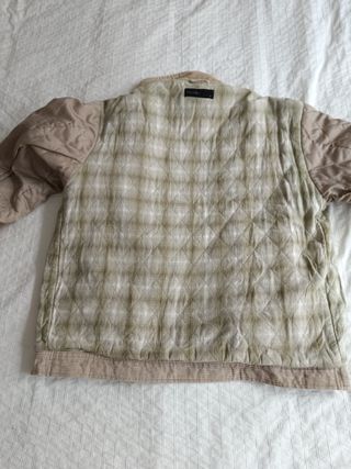 Chamarra de pana color beige talla M forrada