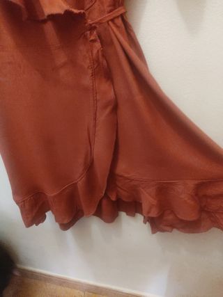 Vestido cruzado manga corta color caldera