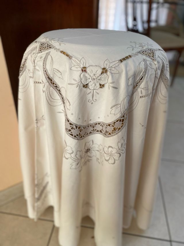 Elegante tovaglia rotonda