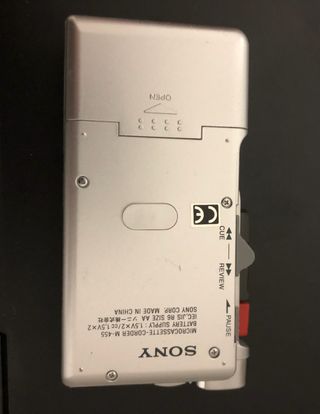 Registratore Sony con microcassetta