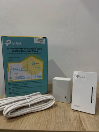 TPLink  Kit de Adaptadores Powerline WiFi AV600