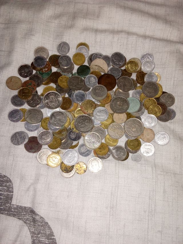 SUPER LOTE DE MONEDAS VARIADAS 159