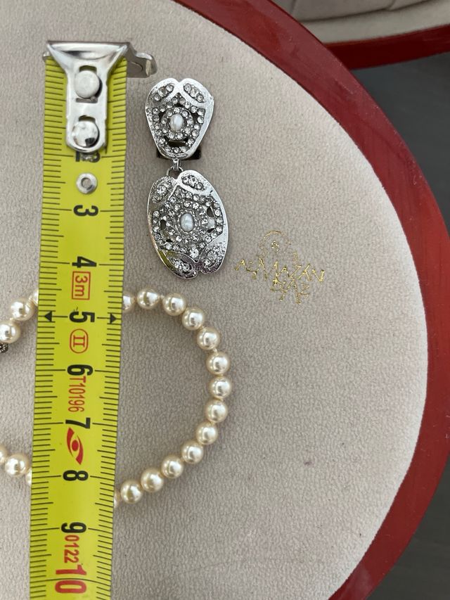 Aderezo niña Plata  le falta un pincho trasero