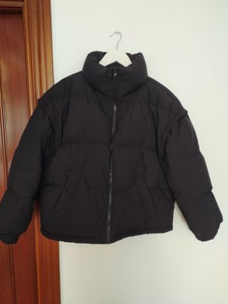 Cazadora acolchada negra de benetton