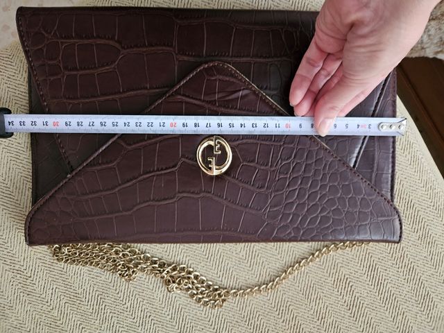 Bolso plano mano o cadena