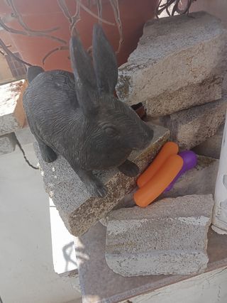 Conejo bronce