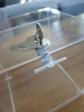 Vitrina cubo - hurna de metacrilato nueva