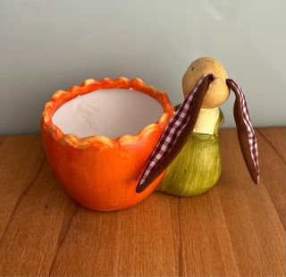 Dois vasos para plantas Páscoa