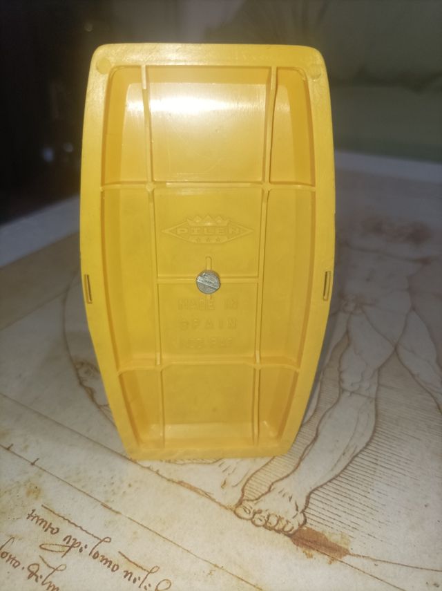 Auto Citroen SM, giocattolo. Pilen.