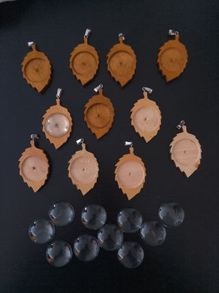 Colgantes de hoja de madera
