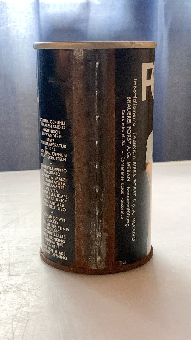 Lattine di birra vuote