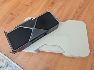RTX 5070 FE ¡NUEVA!