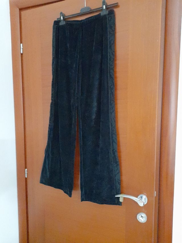 Pigiama in velluto nero