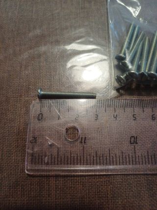 Viti da 3 cm per supporti elettrici 