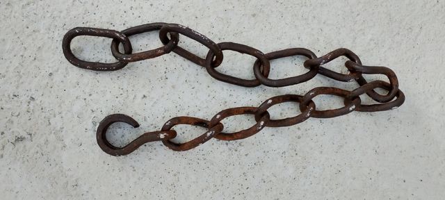 Vecchia catena, e cose vecchie E ferramenta,