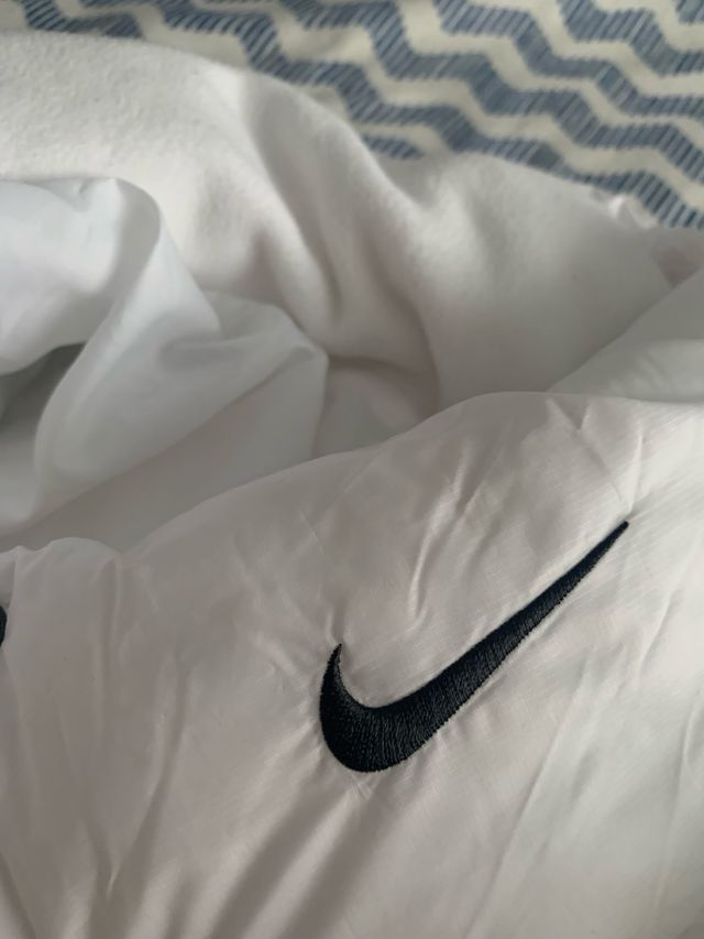 Abrigo nike blanco pluma sintetica