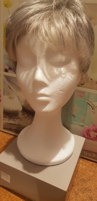 Peluca muy natural oncologica