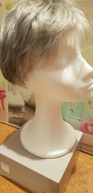 Peluca muy natural oncologica