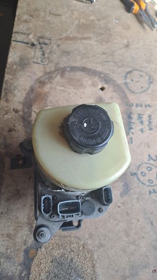 Bomba direcion hidraulica Ford