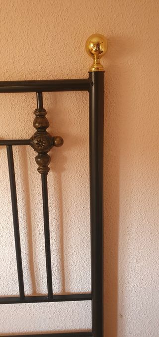 Cabecero de forja