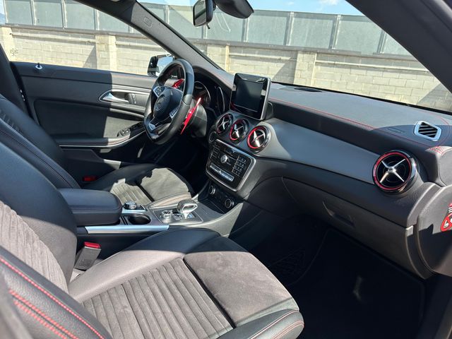 Mercedes-Benz Clase CLA 45 AMG 381 CV 99957 KM2016