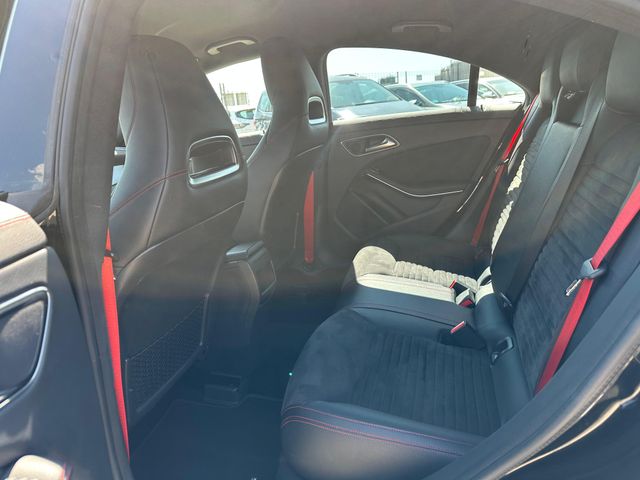 Mercedes-Benz Clase CLA 45 AMG 381 CV 99957 KM2016