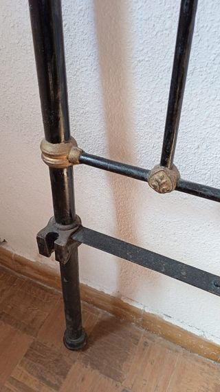 Cabecero de forja clásico