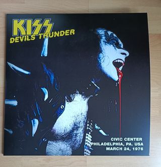 KISS -DEVILS THUNDER