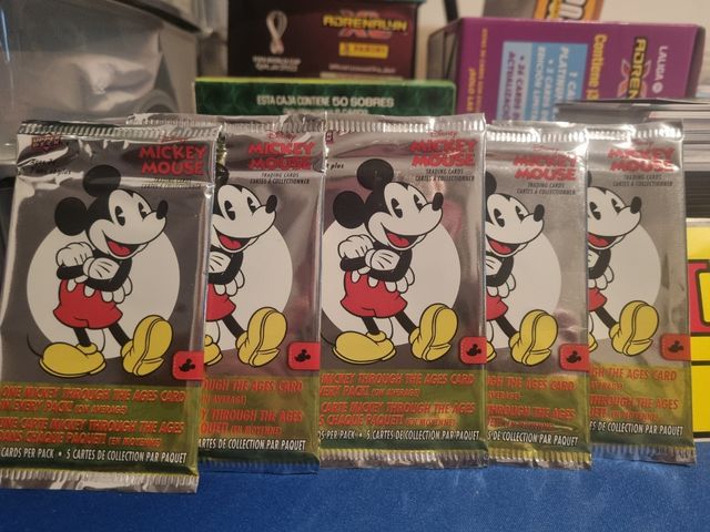 5 sobres UPPER DECK Mickey Mouse