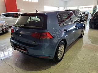 Volkswagen Golf, CLIMA, 6 velocidades,USB...
