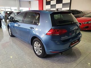 Volkswagen Golf, CLIMA, 6 velocidades,USB...