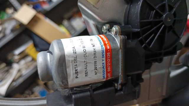 ELEVALUNAS RENAULT CLIO