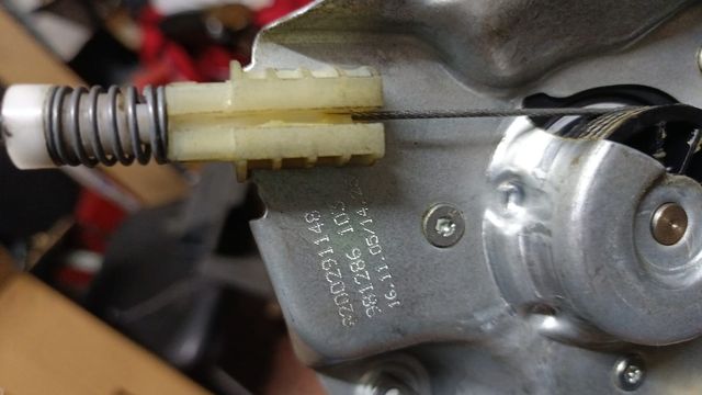 ELEVALUNAS RENAULT CLIO