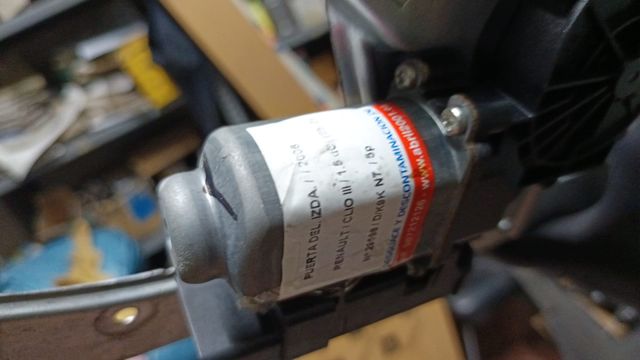 ELEVALUNAS RENAULT CLIO