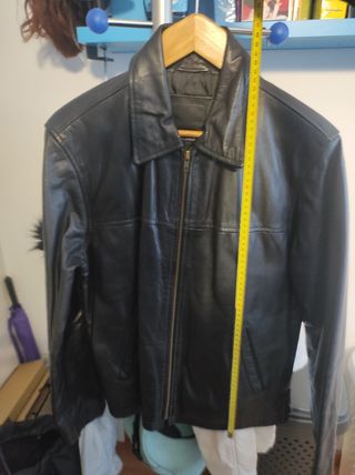 Chaqueta piel oscura 